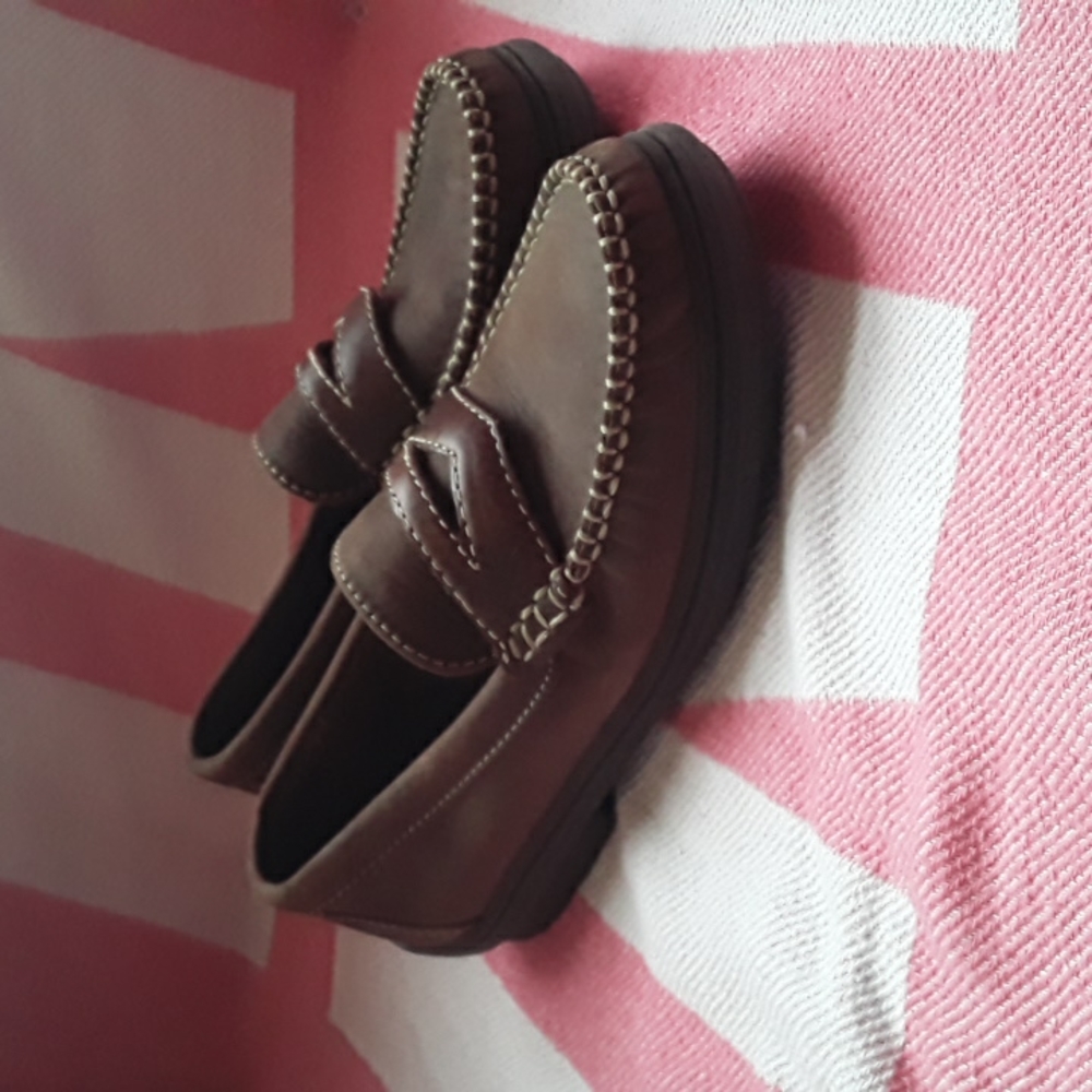 Shoes - Picture 2 of 5